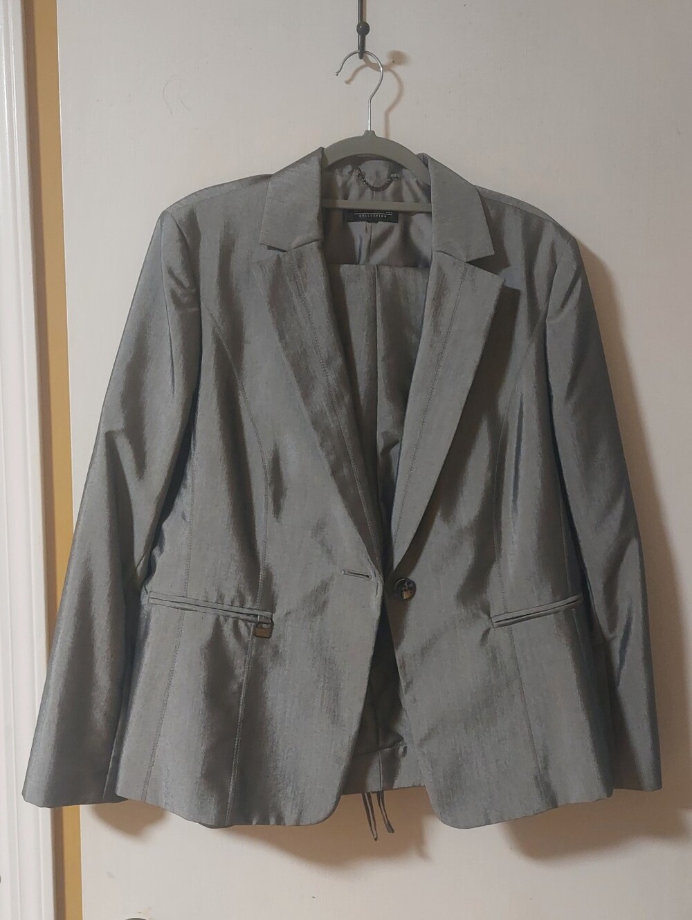 Classic Gray Single-Button Blazer